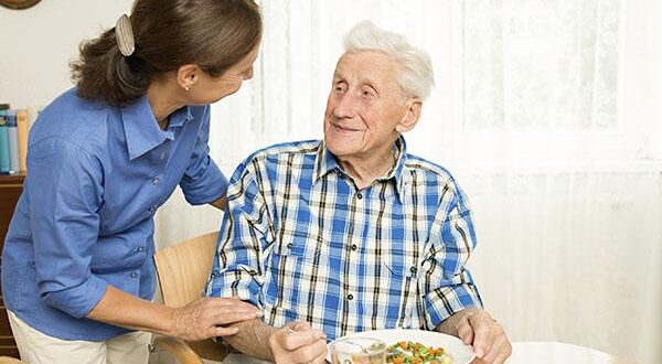 SOLICITAN CUIDADORES DE ANCIANOS - POSTULA YA
